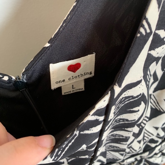 Aztec Print black and Cream summer dress - Picture 2 of 3